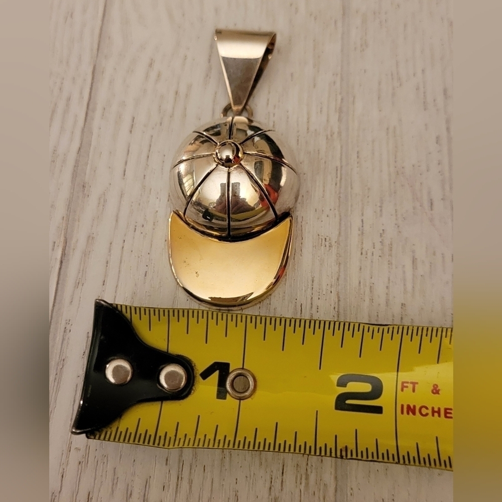 New baseball cap pendant - Picture 6 of 6